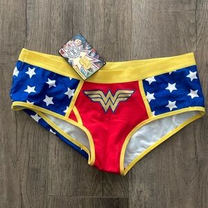 Undergirl Intimate Wonderwoman size small